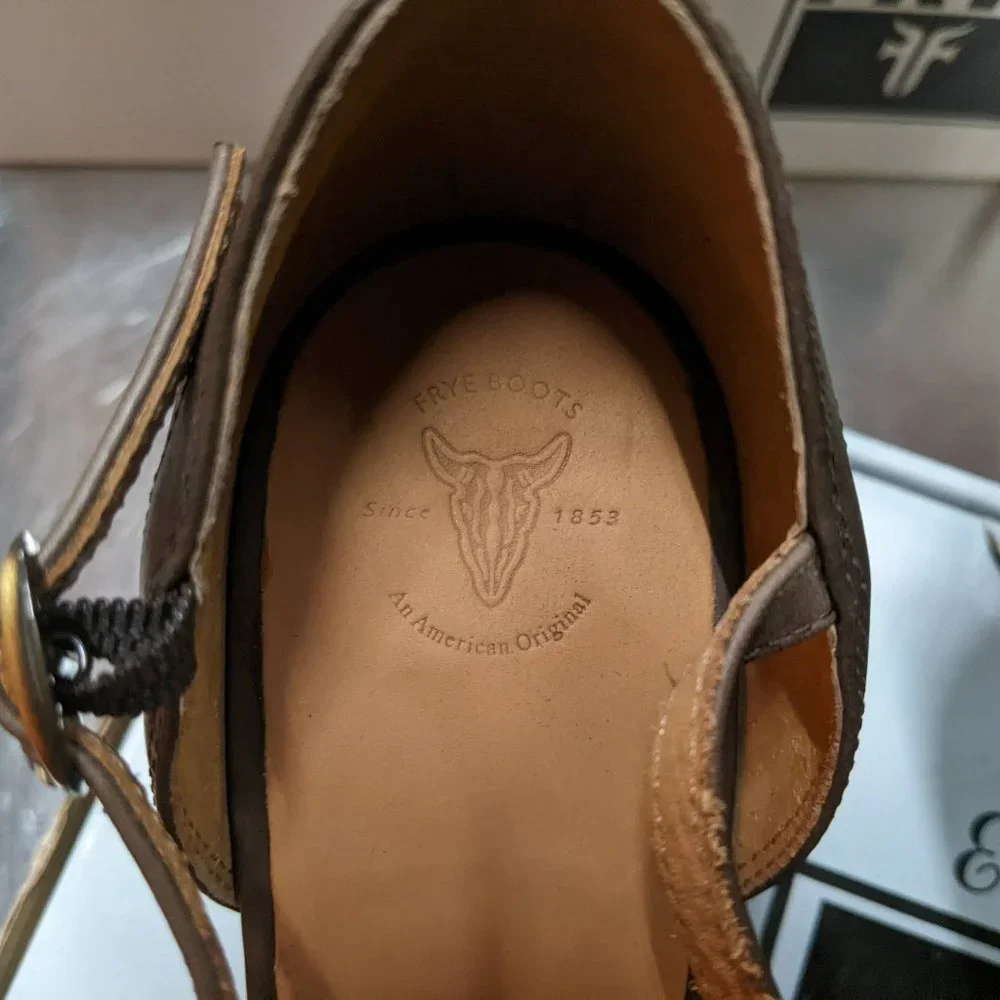 Frye - Ada Vintage Strap - Bark - Picture 5 of 11